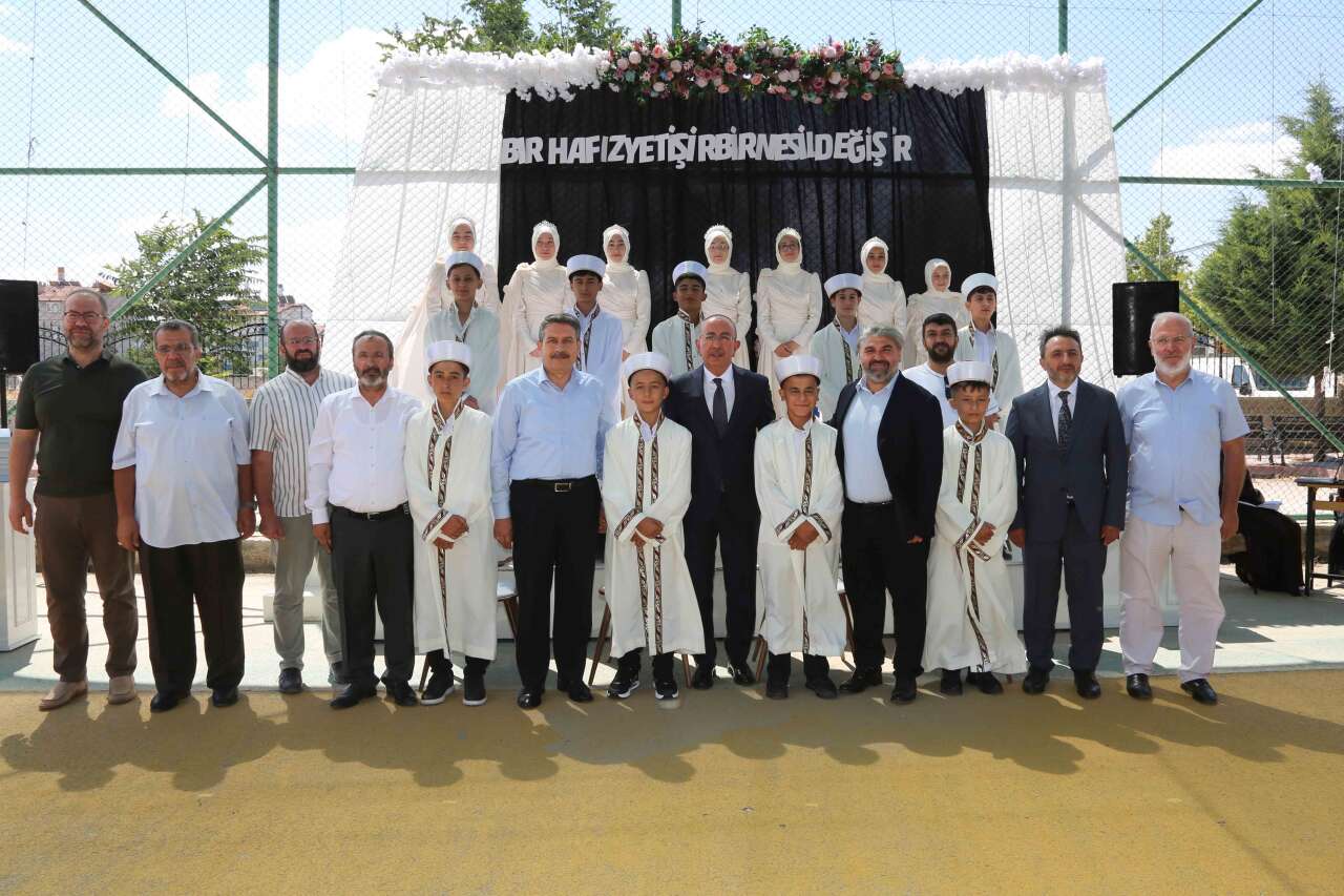 Konya’da hafızlık gururu! 17 öğrenci icazet heyecanı yaşadı 1